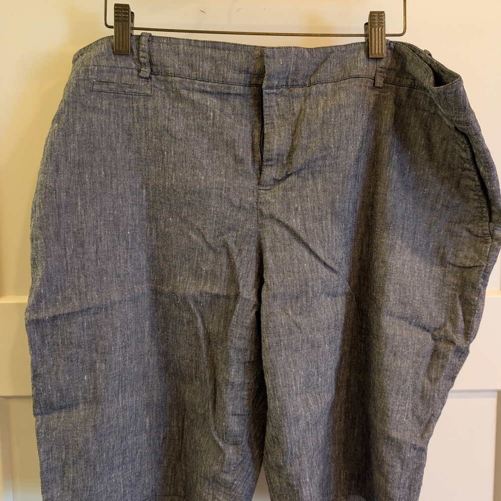 Coldwater Creek Women's  Linen Blend Blue-Grey Chambray Bermuda Shorts - Size 18